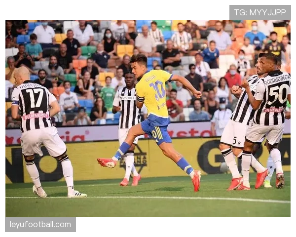 从后场到球门：全景记录佛罗伦萨对阵乌迪内斯比赛中一次经典的18秒反击进球